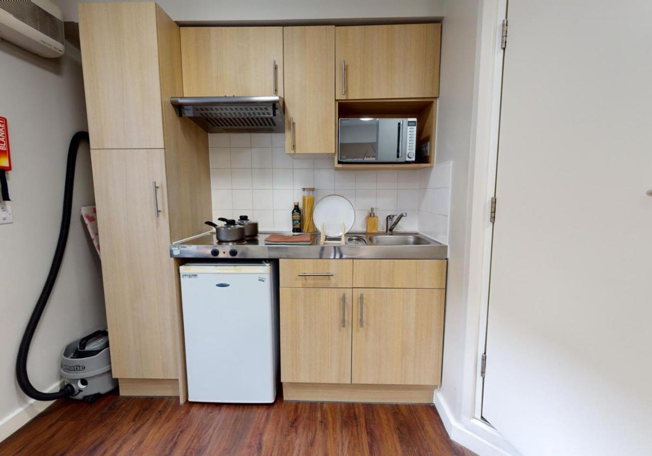 Private Bedrooms With Shared Kitchen And Studios At Iq Tufnell House In Лондон Экстерьер фото