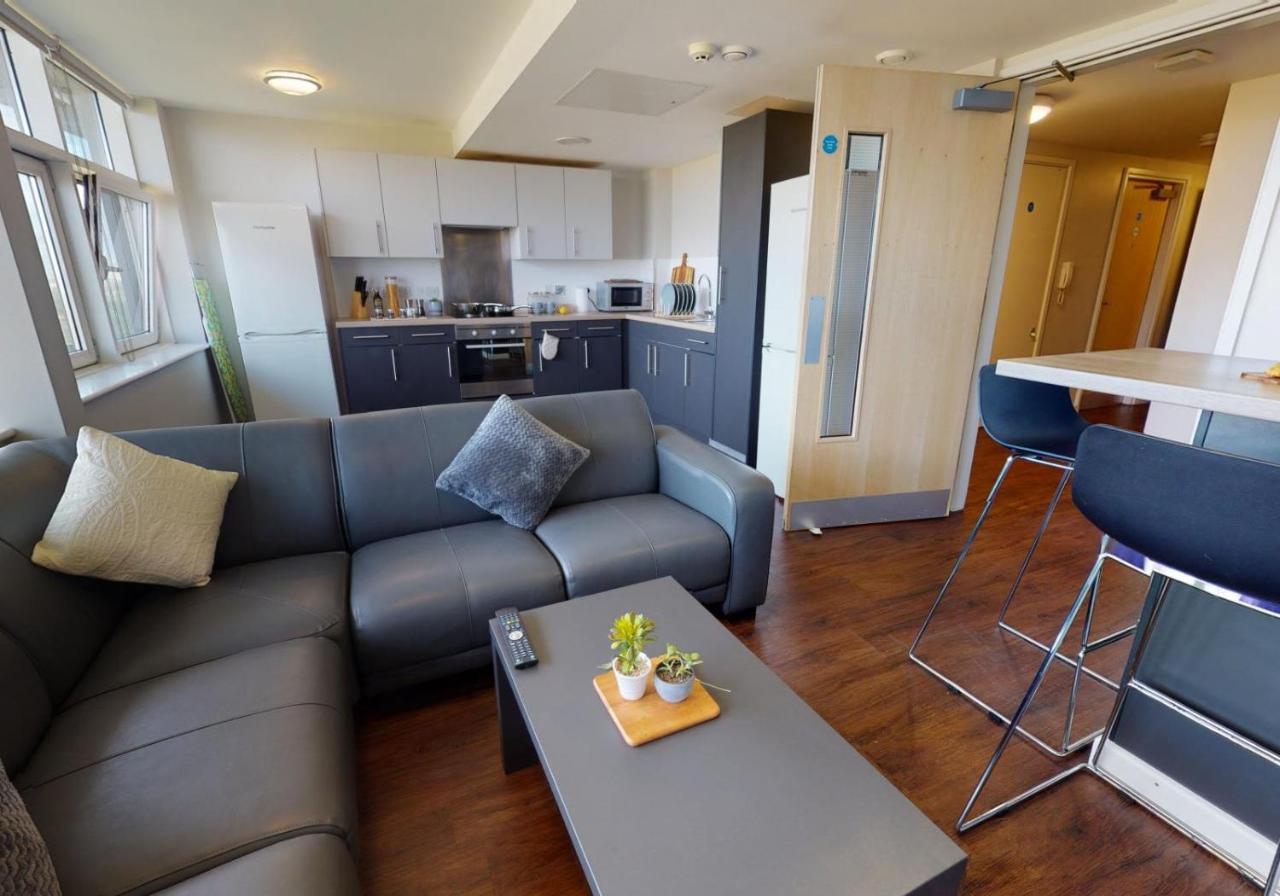 Private Bedrooms With Shared Kitchen And Studios At Iq Tufnell House In Лондон Экстерьер фото