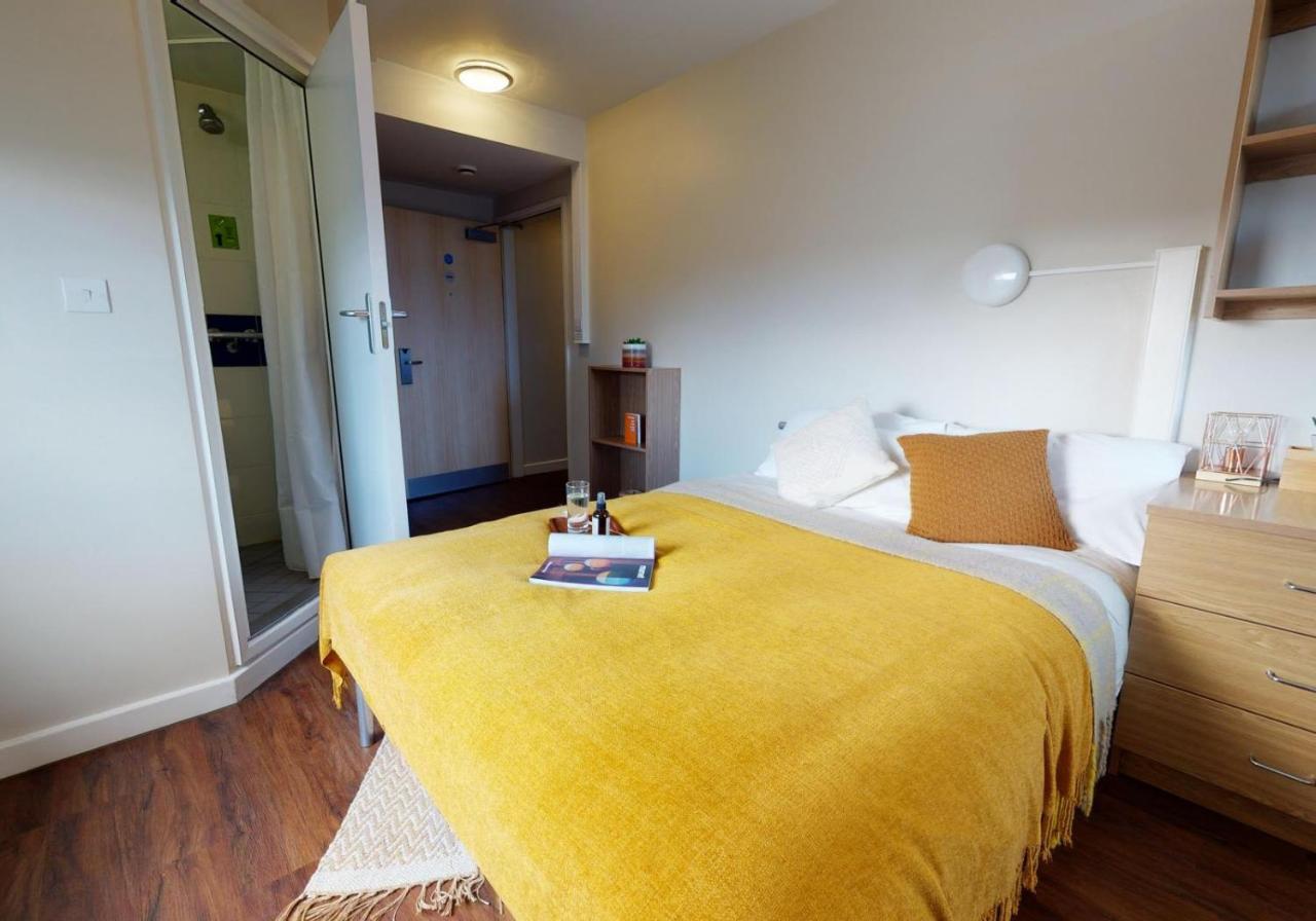 Private Bedrooms With Shared Kitchen And Studios At Iq Tufnell House In Лондон Экстерьер фото